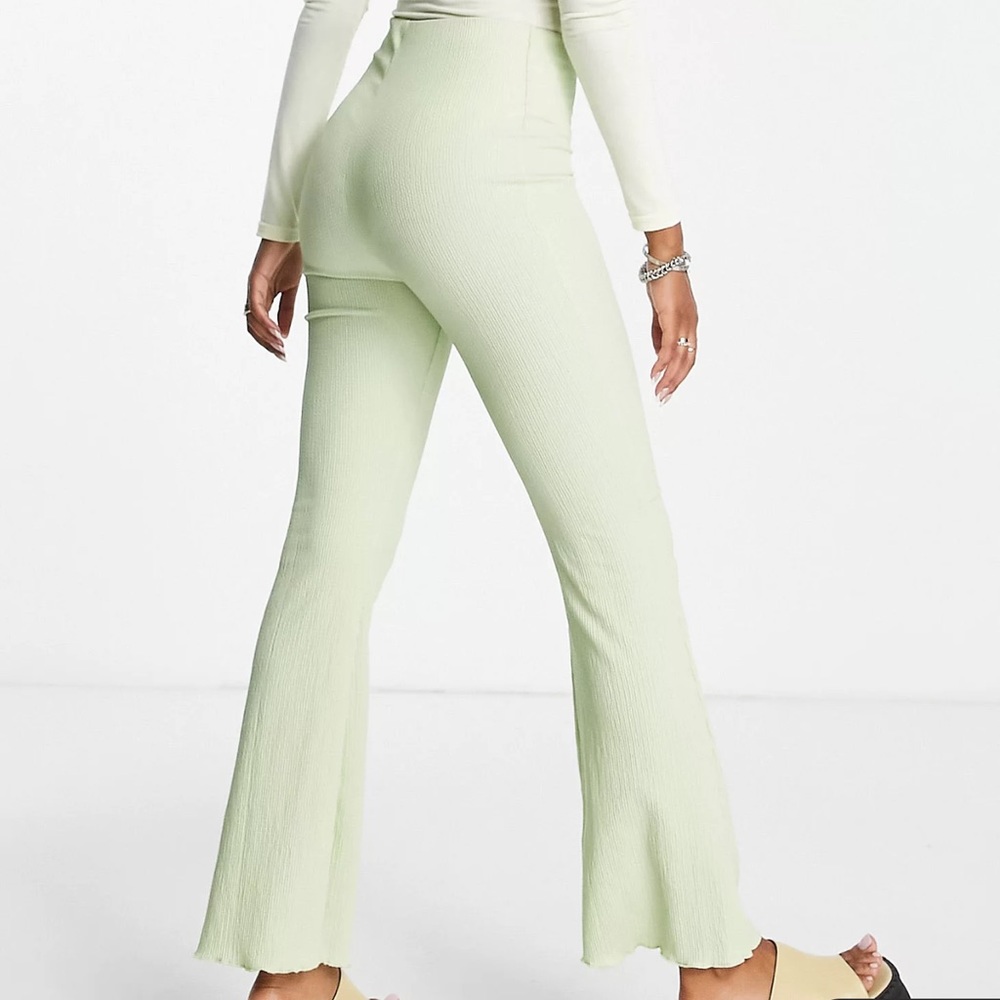 ASOS DESIGN crinkle texture flare pants in green - Picture 3 of 4